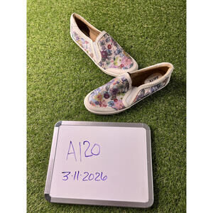 Earth Women's 10 Slip-On Floral Pattern Casual Shoes